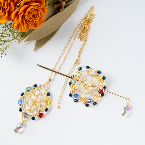 大きめ☆煌びやかなビーズステッチ魔法陣ネックレス【ゴールド】家でも