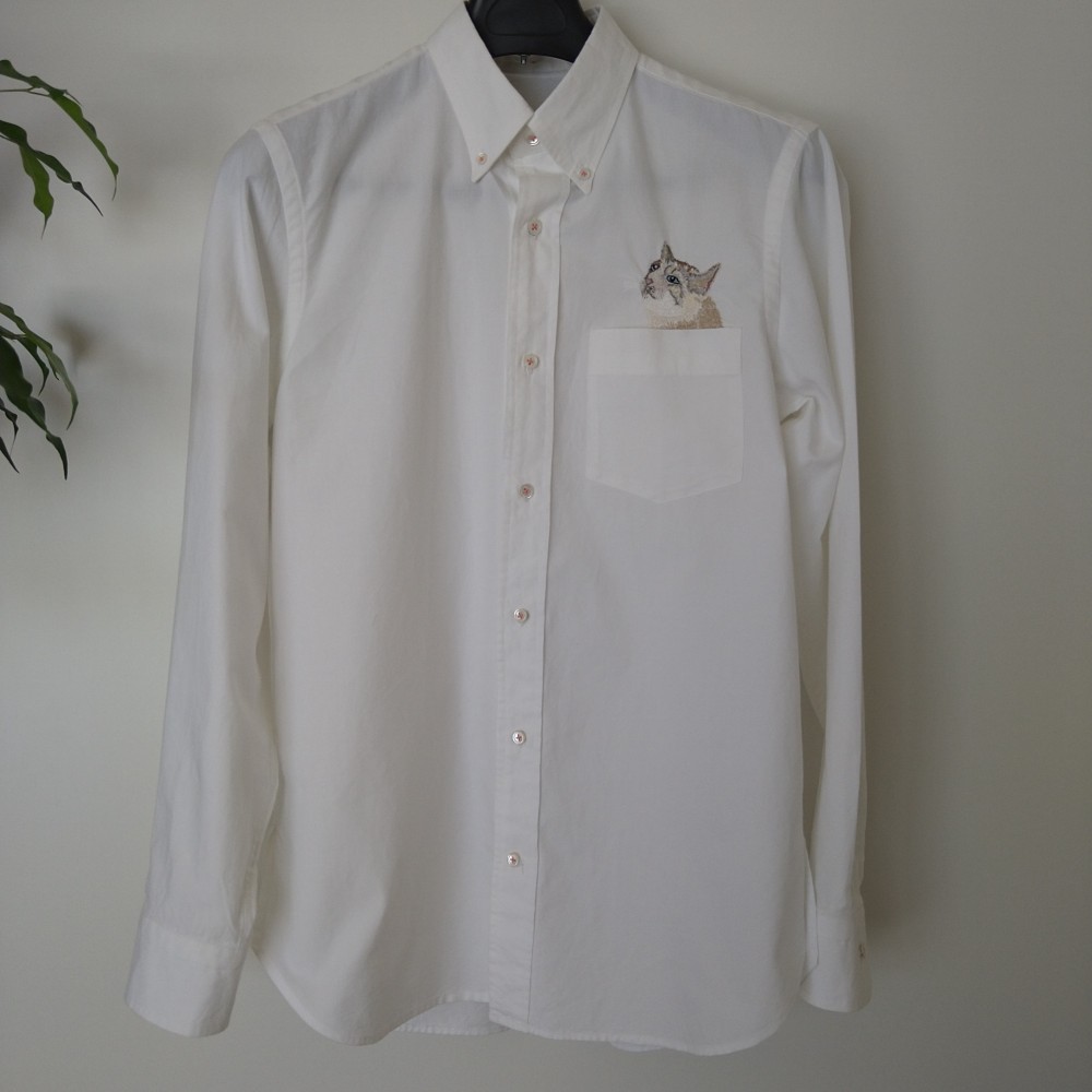 天然素材のメンズシャツ/ネコシャツ(Mサイズ)/コットン100%/ボタンダウン