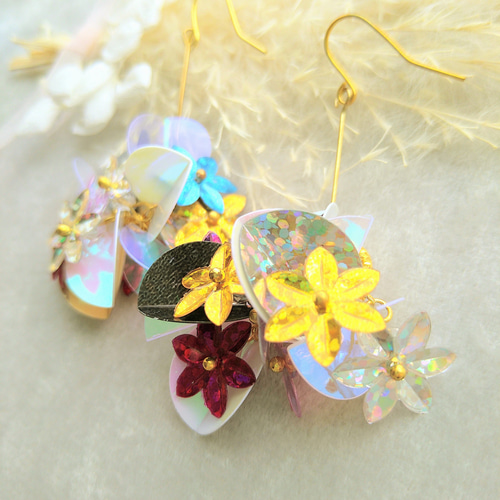 キラキラ✨紫陽花ブーケみたいなスパンコールのピアス/イヤリング 