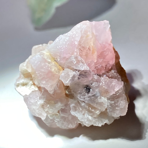 【返品送料無料】 クラスター ローズクォーツ 希少】結晶体 紅水晶 天然石 原石 コレクション