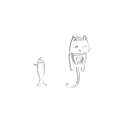 だら〜んと脱力系 猫ちゃん ＆ お魚 pierce (SV925) 12枚目の画像