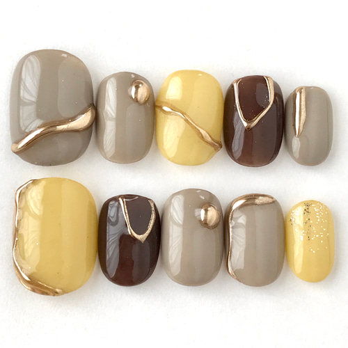 オーダーネイルチップ♡くすみブラウン淡色フレンチガーリー量産型韓国ベージュ茶色 オーダーネイルチップ♡くすみブラウン量産型フレンチガーリー