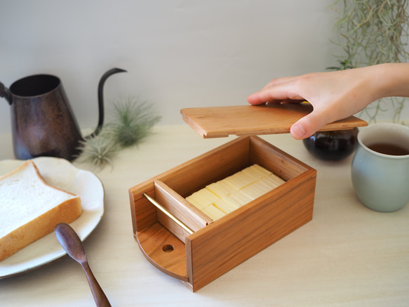 天然木バターケース （サクラ材） カッティングボート内蔵型