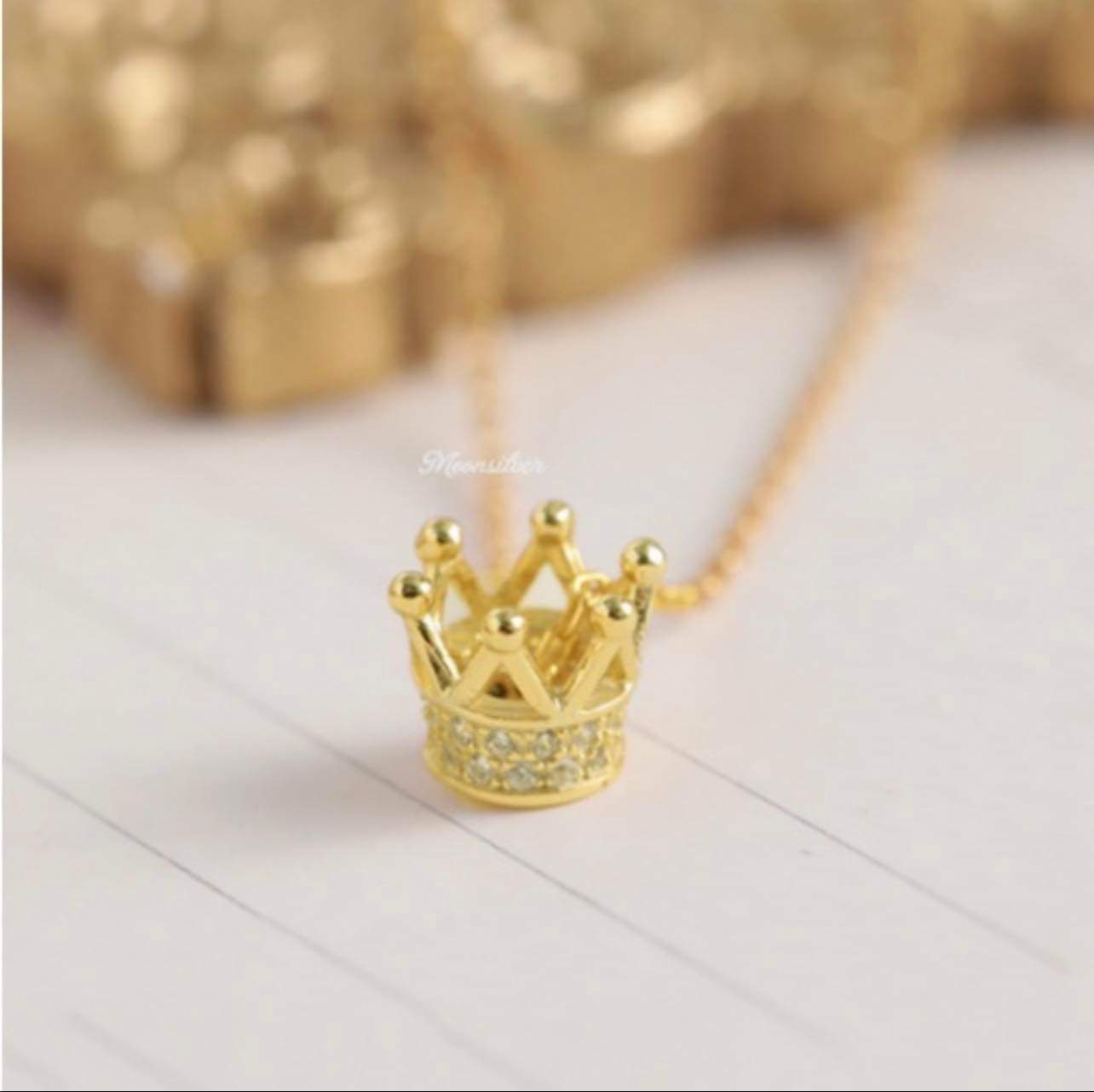 王冠型金メッキネックレス 王冠型金メッキネックレス