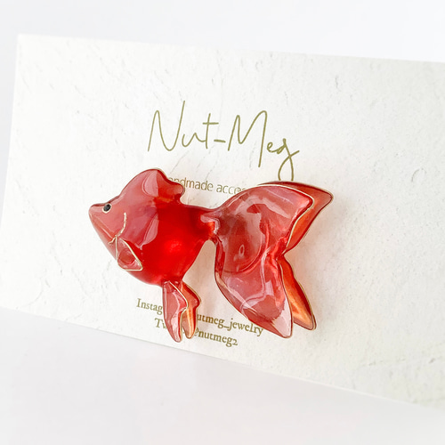 ひらひら金魚のブローチ ブローチ 空想雑貨店：nut-meg 通販 14396519