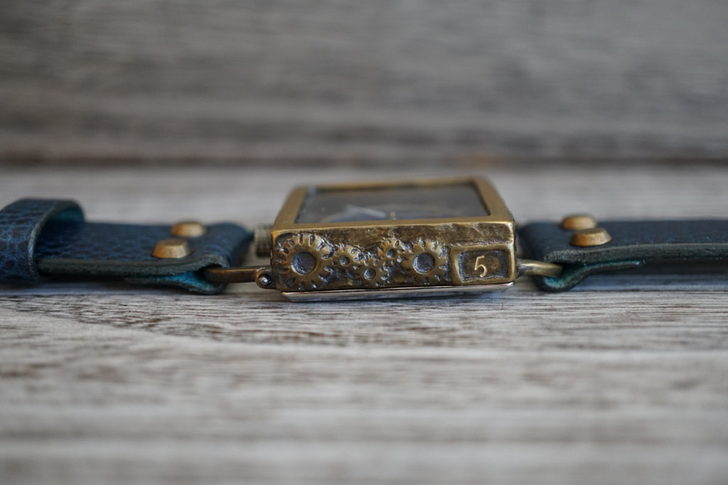 メカニックブルー　スクエア　真鍮　ブルー