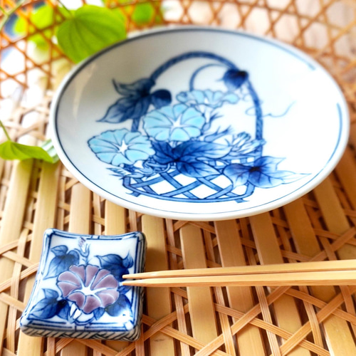 染付　花文皿　直径10.6㎝　12枚　木箱付　タカサ　東さ7-0928③ 染付 花文皿 直径10.6㎝ 12枚 木箱付 タカサ 東さ7-0928③