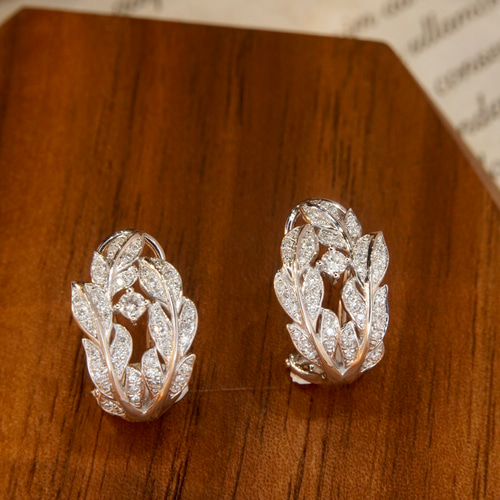 リーフモチーフ 天然ダイヤモンドピアス0.3ct k18 ピアス（その他  