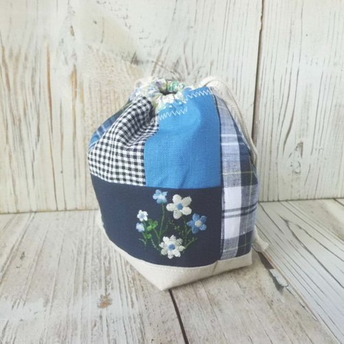 mornquilt パッチワーク巾着バッグ mornquilt パッチワーク巾着バッグ はぎれを愛でる》パッチワークの