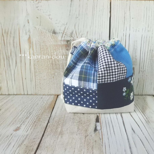 新作＊【送料無料】パッチワーク巾着＊リネンチェック&フラワー