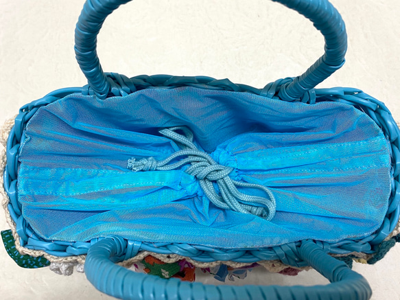 フラワーコラージュミニカゴバッグ　ブルー　花　ミニ　かごバッグ　バスケット　水色　ターコイズ 4枚目の画像