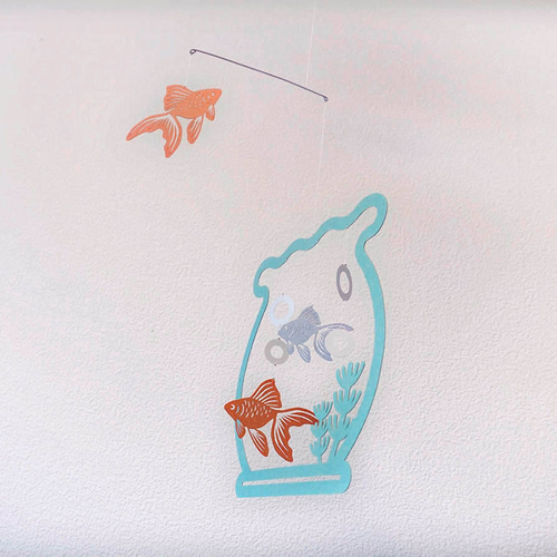 ハンドメイドモビール☺︎ ☁︎金魚の池☁︎ 【SOLD】 夏の風物詩『金魚』 お部屋で涼しげに泳ぐ金魚をたのしめます