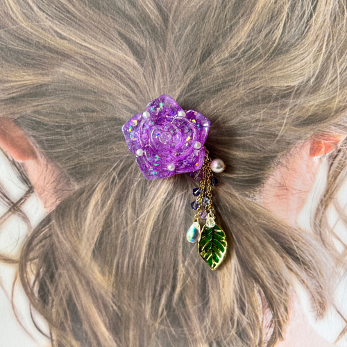 キラキラ、揺れる 紫色の薔薇ポニーフック ポニーフック・ヘアカフス 