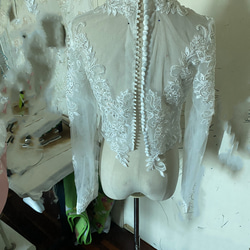 上品 なくるみボタン ハイネック レースボレロ トップス ウエディングドレス 2枚目の画像