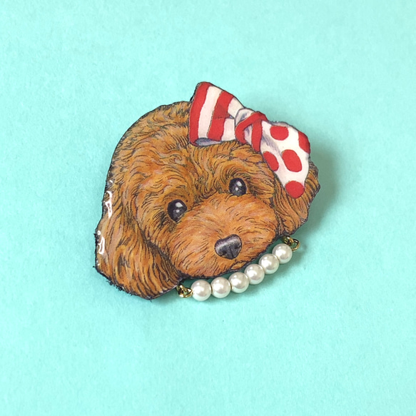 トイプードル パール ブローチ　オリジナル イラスト 犬 いぬ わんちゃん　ドット リボン　茶 赤 レッド 3枚目の画像
