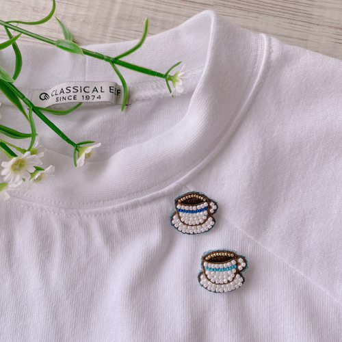 受注製作＊ビーズ刺繍ピンバッジ（ブローチ）【ちびコーヒー