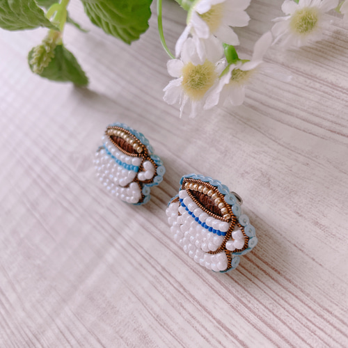 ビーズ刺繍ピンバッジ【ちびすいか】 ピンバッチ atelier