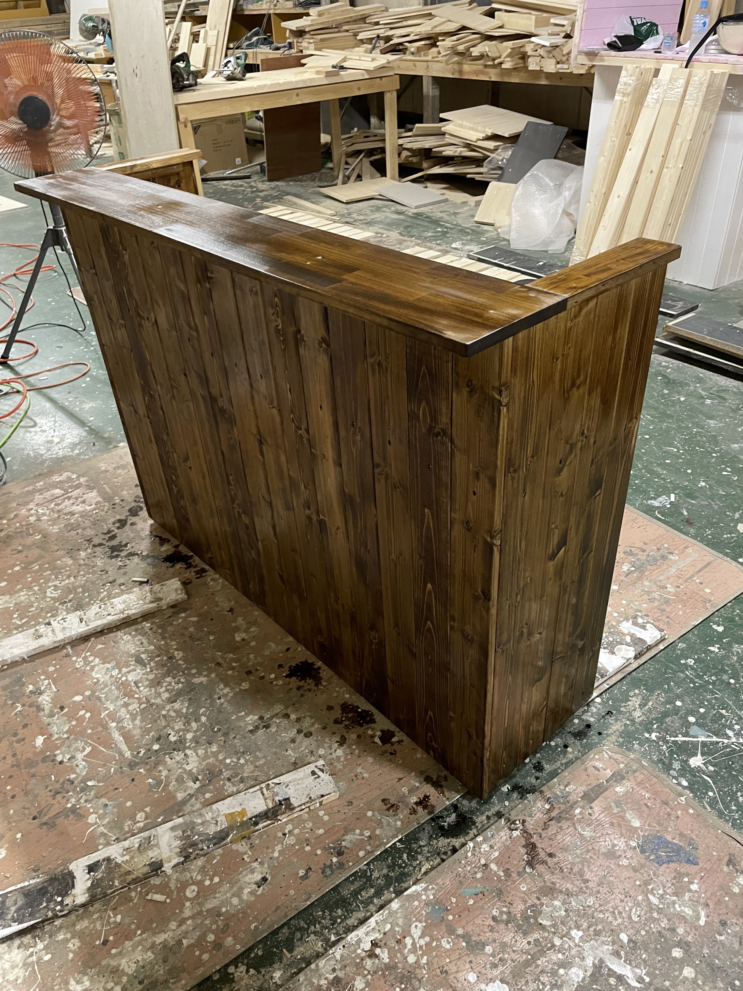 レジカウンター　受付カウンター　写真はニスコーティング済