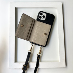 本革  スマホショルダー　スマホケース 背面収納カード 名前入れ レザー　iphoneケース　黒×ベージュ 2枚目の画像
