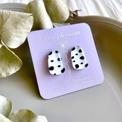 glass trapezoid animal dalmatian Earrings 2枚目の画像