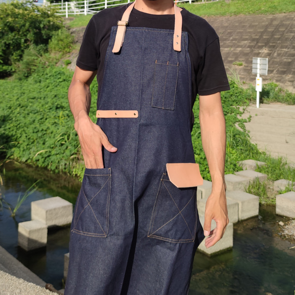 本革レザーとデニムのこだわりワークエプロン 栃木レザーとデニムで経年変化を楽しむ 本革レザーとデニムのこだわりワークエプロン 栃木レザーと