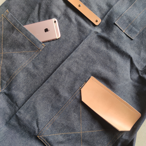 本革レザーとデニムのこだわりワークエプロン 栃木レザーとデニムで経年変化を楽しむ 本革レザーとデニムのこだわりワークエプロン 栃木レザーと