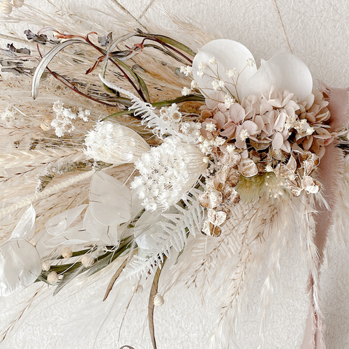 パンパスグラスの横向きスワッグ ホワイトベージュ ドライフラワー