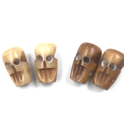 チベタンスカル　チティ・パティ　マンモス牙　ボーンビーズ　チベット　根付　髑髏 チベタンスカルビーズ染め茶色 (バッファローボーン 2個入