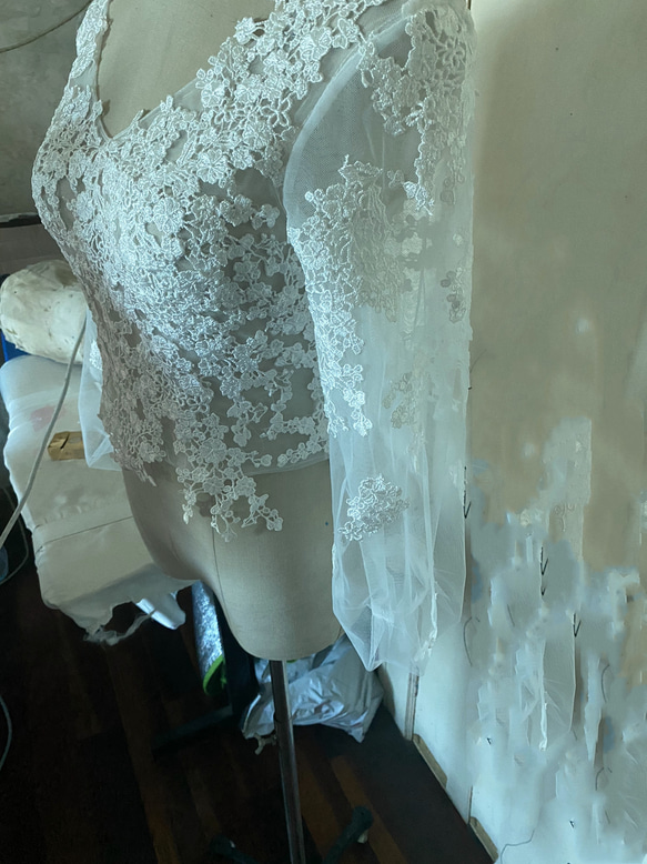 婚紗禮服波萊羅 3D 純色蕾絲刺繡 V 領連衣裙長袖婚禮/招待會 第3張的照片