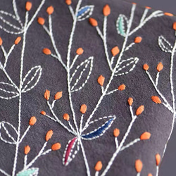 綿麻　ブックカバー　刺繍制作キット 4枚目の画像