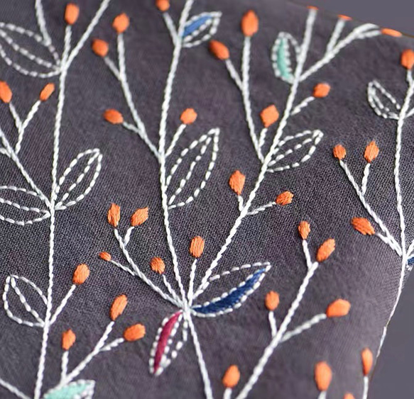 綿麻　ブックカバー　刺繍制作キット 4枚目の画像