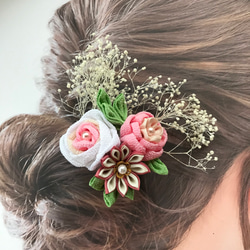 つまみ細工のコームの髪飾り　ピンク系の花々　かすみ草のオプションあり 4枚目の画像