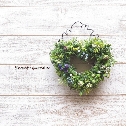 クルクルワイヤーが可愛いナチュラルベリーのハートリース（fw186