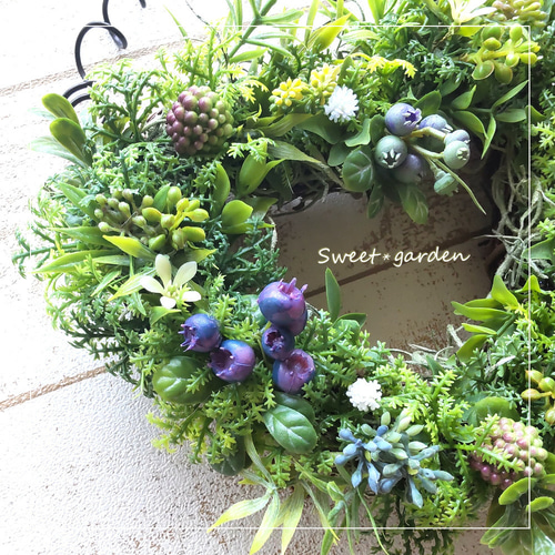 クルクルワイヤーが可愛いナチュラルベリーのハートリース（fw186