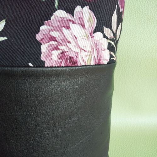 2WAYトートバッグ 華やかな薔薇の生地と手触りの良い皮革のコンビ