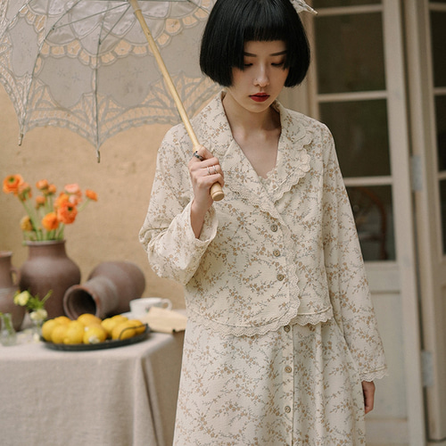 花柄スリップドレス ベージュ系 ベージュの花柄調節可能なショルダーストラップサマー