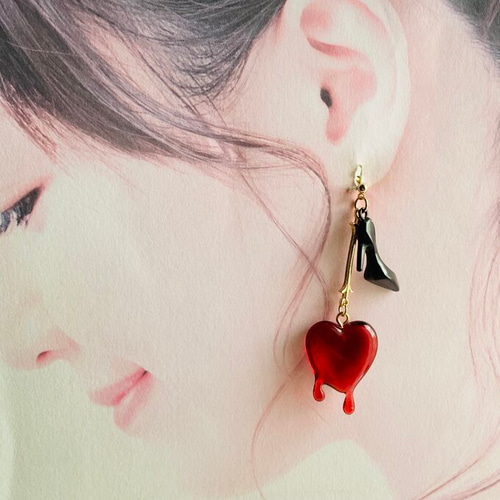 夜の魔術部 妖艶 黒ハイヒールとメルティハート ピアス イヤリング