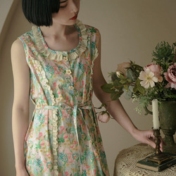 花花綠綠的夏天 U領刺綉花邊碎花無袖洋裝 後腰繫帶無袖連身裙 第8張的照片