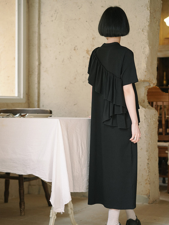 黑色 純棉多層荷葉邊夏日溫柔洋裝 寬鬆版型不出錯小黑裙連身裙 第5張的照片