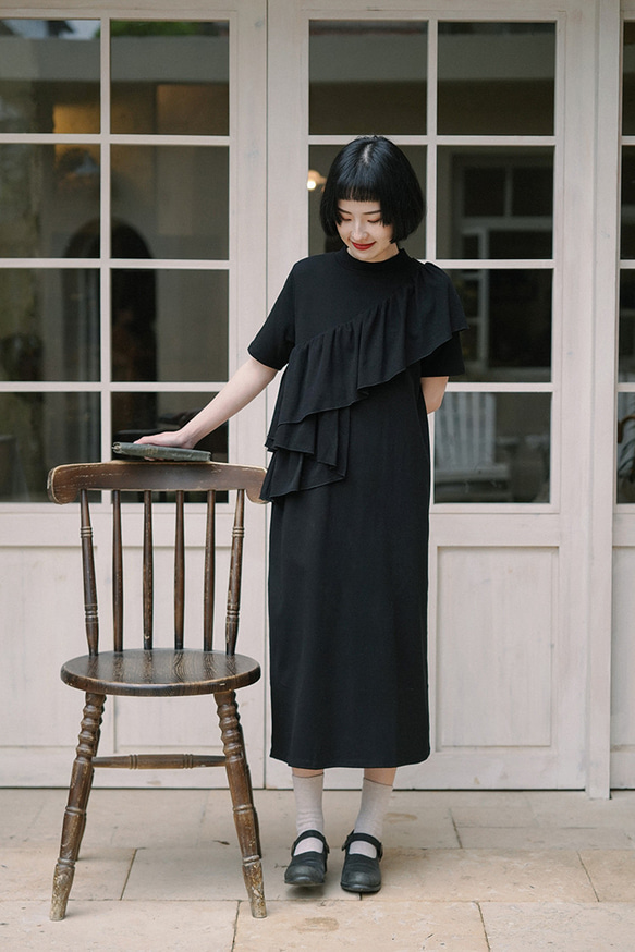 黑色 純棉多層荷葉邊夏日溫柔洋裝 寬鬆版型不出錯小黑裙連身裙 第15張的照片