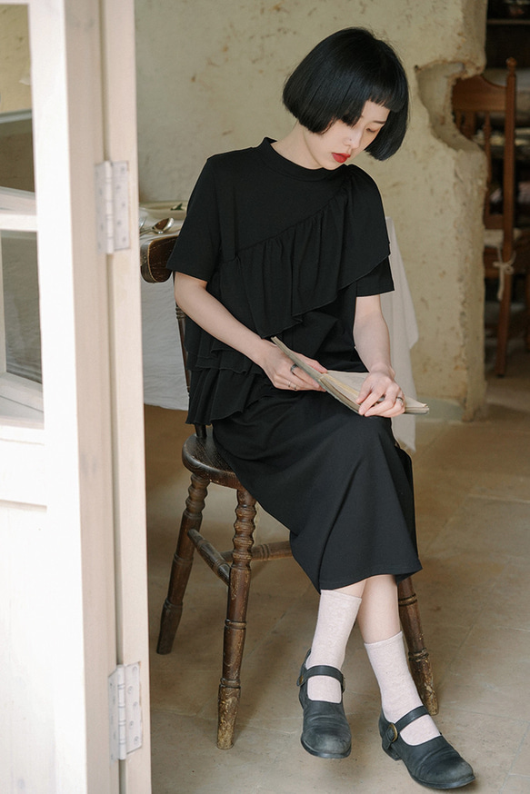 黑色 純棉多層荷葉邊夏日溫柔洋裝 寬鬆版型不出錯小黑裙連身裙 第17張的照片