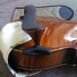 ◆絹　顎あてカバー黒ヴァイオリン　ガルネリ型 4枚目の画像