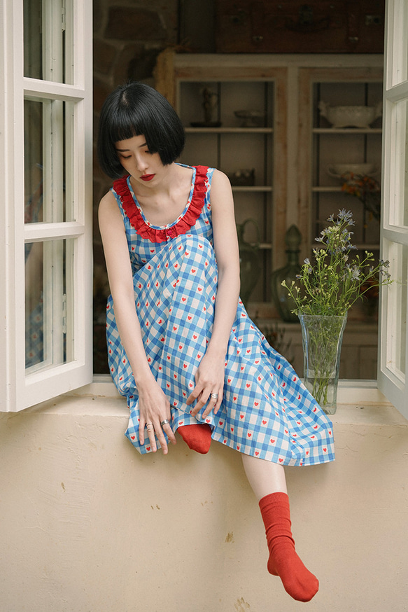 紅藍格紋 撞色花邊圓領無袖洋裝 濃濃日系腰間繫帶吸睛連身裙 第14張的照片
