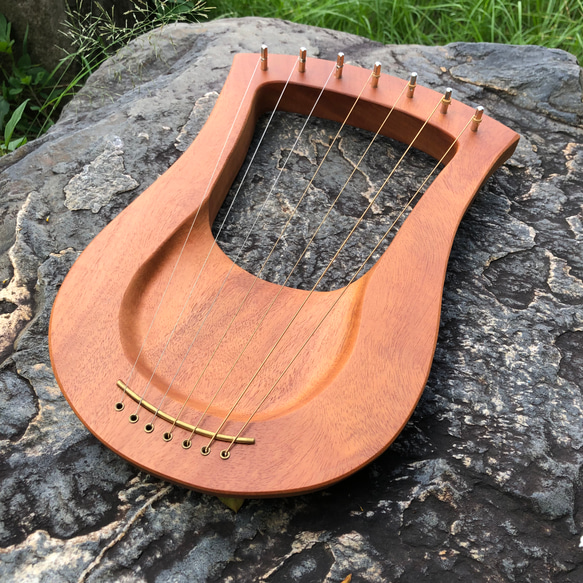 里拉琴 萊雅琴 手工琴 台灣小葉桃花心木 小豎琴 Lyre 詩一樣的樂器 第8張的照片