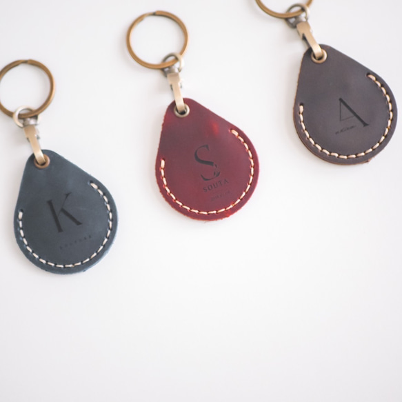 leather name keyring おしゃれな名入れキーホルダー　本革使用 敬老の日 お誕生日 手形 足形 1枚目の画像