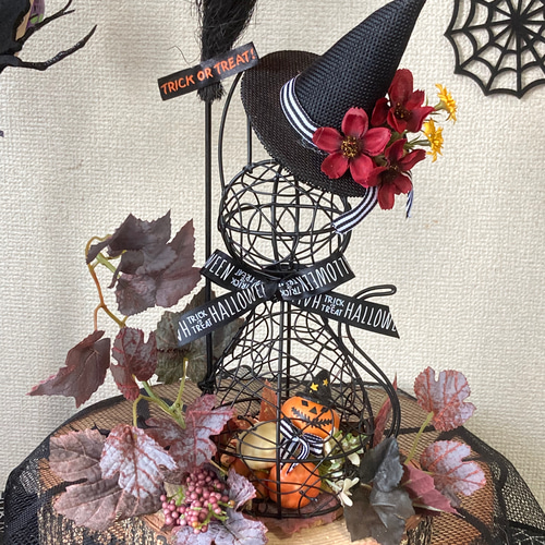 魔女の帽子を被った黒猫'' ワイヤーキャットHalloween アート