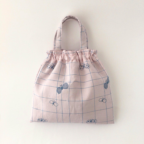 ミナペルホネン 巾着 choucho light pink