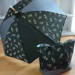 母の日ギフトにも❗ 手作り日傘＋バック ( 黒地小花がアクセント)  20％OFF❗9800円→7800円‼️ 2枚目の画像