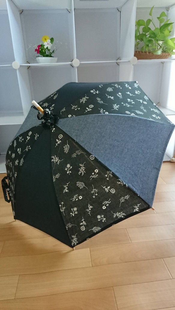 母の日ギフトにも❗ 手作り日傘＋バック ( 黒地小花がアクセント)  20％OFF❗9800円→7800円‼️ 5枚目の画像