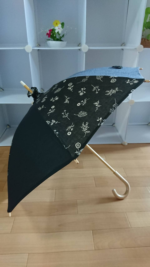 母の日ギフトにも❗ 手作り日傘＋バック ( 黒地小花がアクセント)  20％OFF❗9800円→7800円‼️ 3枚目の画像
